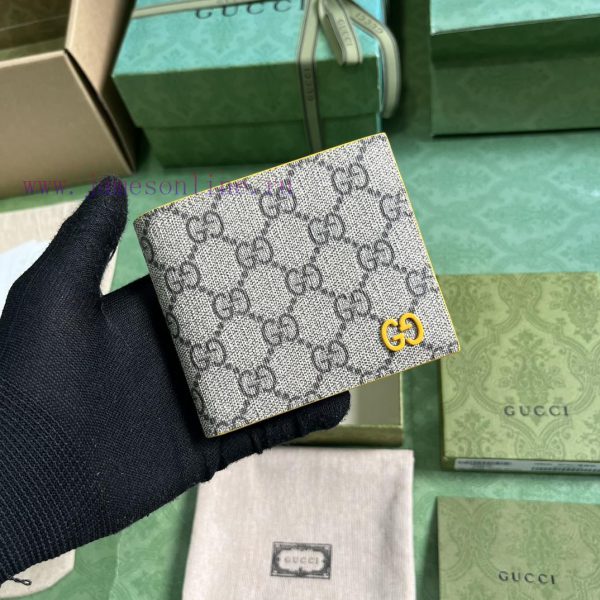 Gucci This men's wallet, adorned with GG details, Gucci small piece leather accessories, bre 2pebtdaw