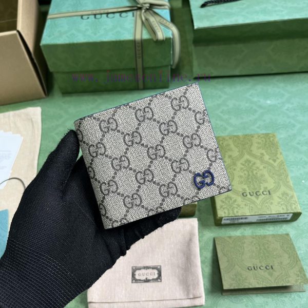 Gucci This men's wallet, adorned with GG details, Gucci small leather accessories, breaks th onvo5tll
