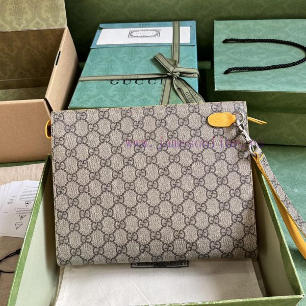 Gucci As the iconic material of the brand, GG Supreme canvas has become the main fabric in G 5kj84cpa - Image 3
