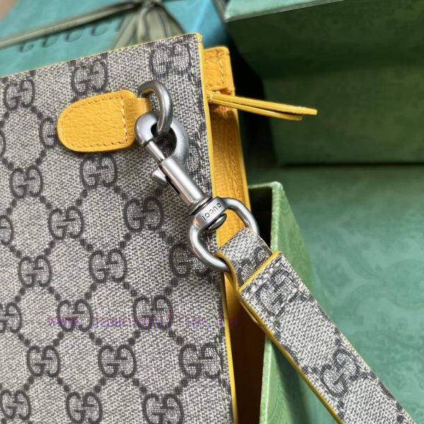 Gucci As the iconic material of the brand, GG Supreme canvas has become the main fabric in G 5kj84cpa - Image 8