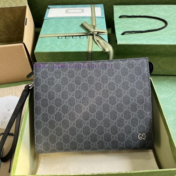 Gucci As the iconic material of the brand, GG Supreme canvas has become the main fabric in G k366e1c4