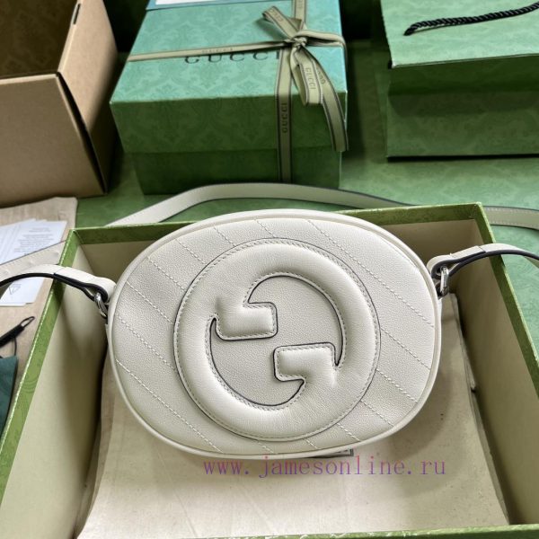 Gucci Although the Gucci Blondie series mini shoulder backpack presents one of the brand's b 2n5560nu