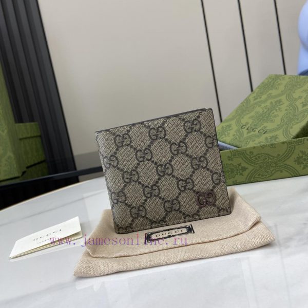 Gucci This men's wallet, adorned with GG details, Gucci small leather accessories, breaks th ksy4t3q4