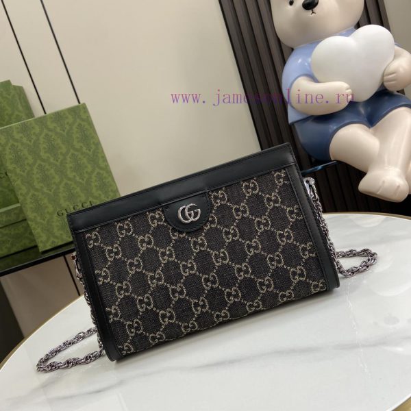 Gucci As a highly recognizable design element of the brand, the GG small shoulder bag from t eq5swvlq