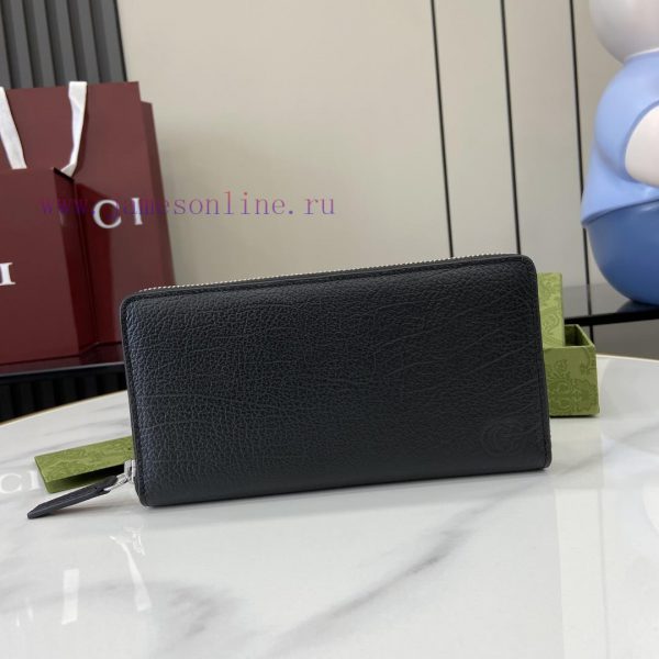 Gucci This men's wallet, adorned with GG details, Gucci small leather accessories, breaks th kfsswzc5