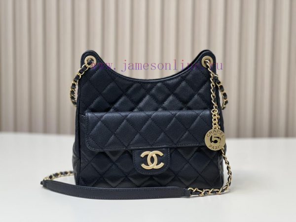 Chanel Bag ??? Ball patterned ???? BagSitting firmly, this shoulder bag has the highest atte htw3oqiz