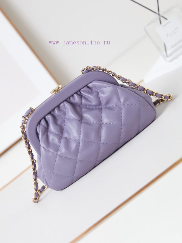 Chanel Bag This popular cloud bag is the 24A cloud bag. The king of the pack actually carrie nnpgkj03 - Image 6