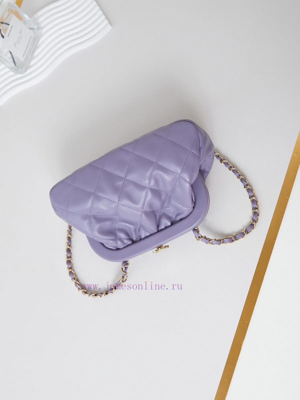 Chanel Bag This popular cloud bag is the 24A cloud bag. The king of the pack actually carrie nnpgkj03 - Image 8