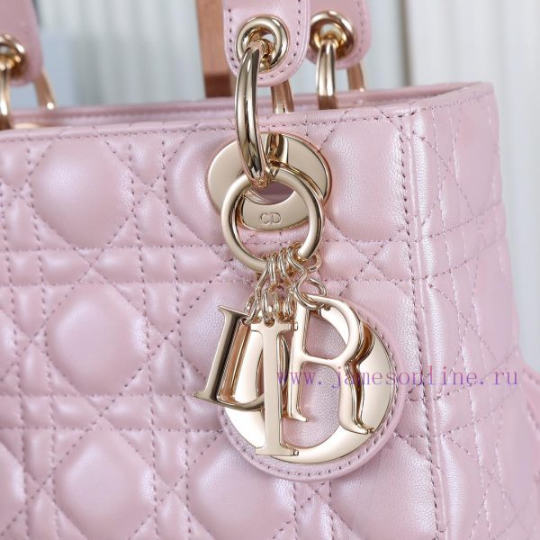 Lady Dior four grid pearl powder, classic Diana handbag embodies Dior's profound insight int jfnkpjol - Image 5