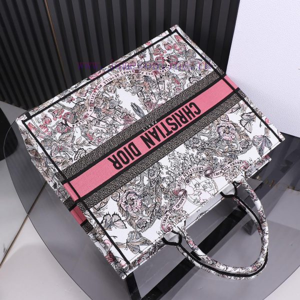 Large size spot goodsTote's latest butterfly series ?, The Dior shopping bag is elegant and 8165mhaq - Image 8