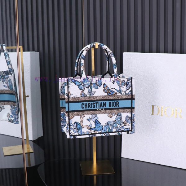 Small size spot Dior zp developmentTote's latest butterfly series ?, Elegant and atmospheric c5e3j1aj