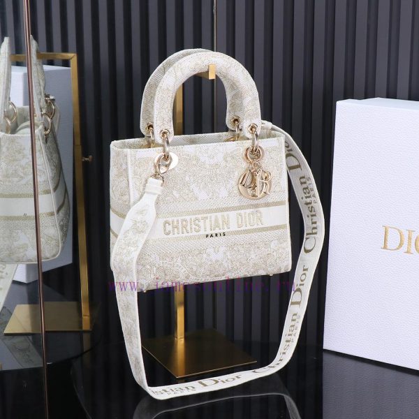 Lady D Embroidery Series Dior ZP DevelopmentThe latest Christmas limited edition series, hig 95e1r914