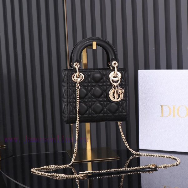 The original factory comes with a cashmere lining and Lady Dior three grid black. The classi 7ae0clv2
