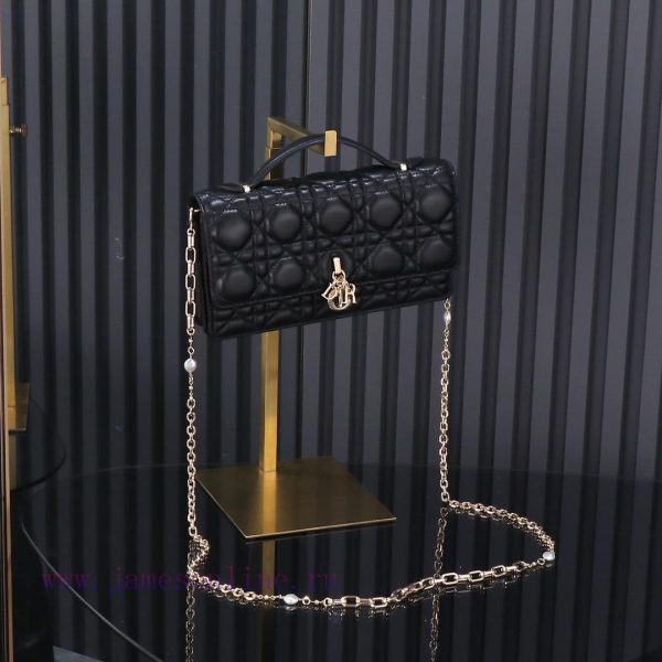 The latest pearl chain handbag with original black brick cabinet features a signature vine p mcbzz4qy