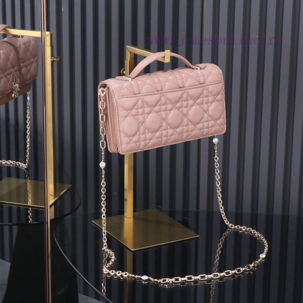 The latest pearl chain handbag with original factory grade pink brick cabinet features iconi nir4jqj8 - Image 4