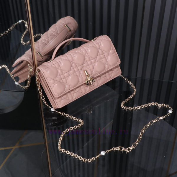 The latest pearl chain handbag with original factory grade pink brick cabinet features iconi nir4jqj8 - Image 8