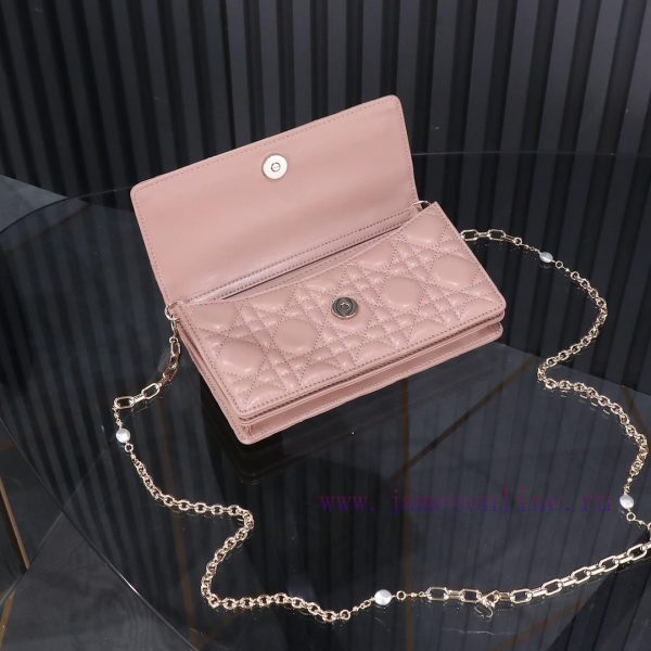 The latest pearl chain handbag with original factory grade pink brick cabinet features iconi nir4jqj8 - Image 10