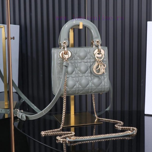 Paired with a cashmere lining and Lady Dior three grid rock lime patent leather, this classi g8omzxih