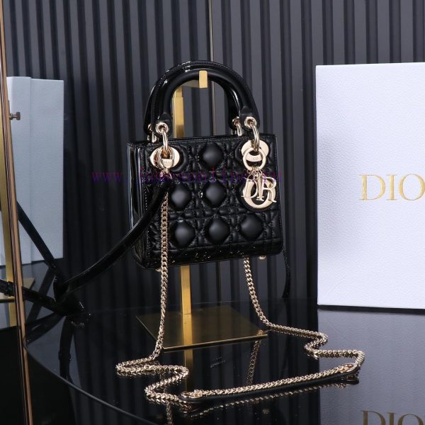Paired with a cashmere lining and Lady Dior triple black patent leather, the classic Diana h cb88cyk2