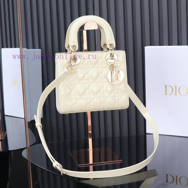 Lady Dior four grid white patent leather, classic Diana bag handbag embodies Dior's profound z898t4z7