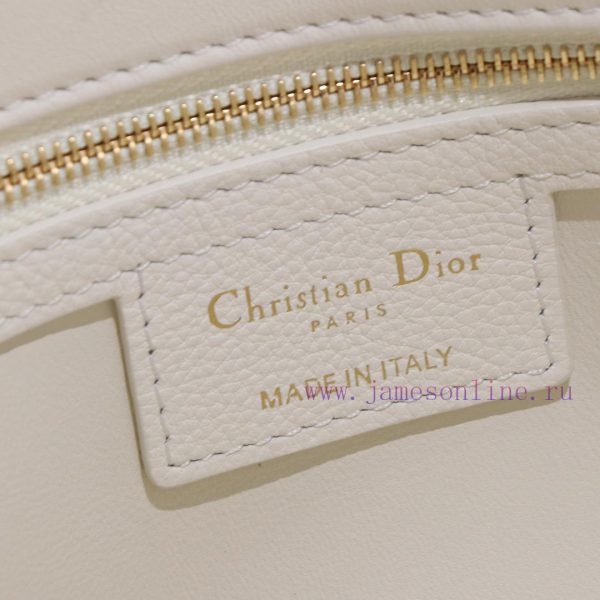 Dior Caro Original Grade White Medium HandbagM9242Dior's new chain bag is stunning, meticulo n0itsf5a - Image 7