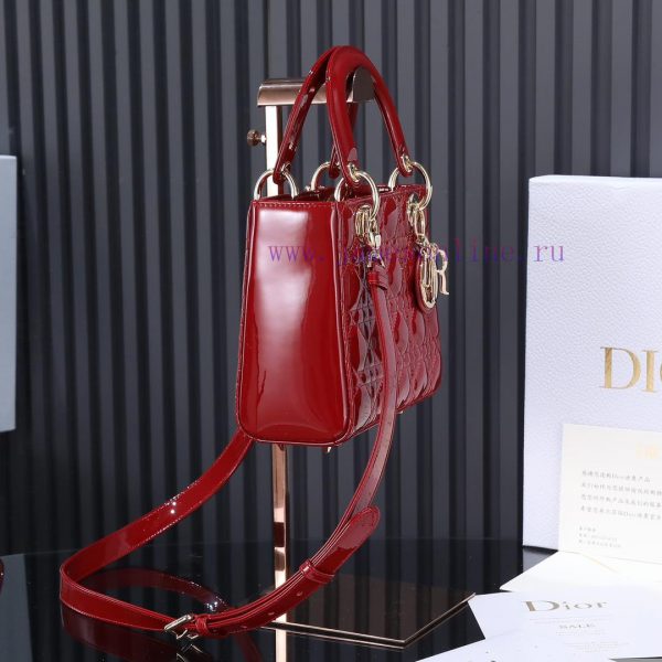 Lady Dior four grid cherry red patent leather, classic Diana handbag embodies Dior's profoun btb3zov7 - Image 3