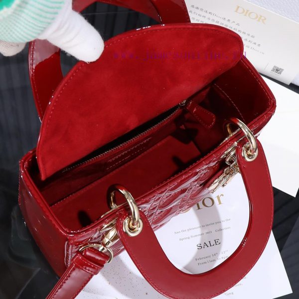 Lady Dior four grid cherry red patent leather, classic Diana handbag embodies Dior's profoun btb3zov7 - Image 6