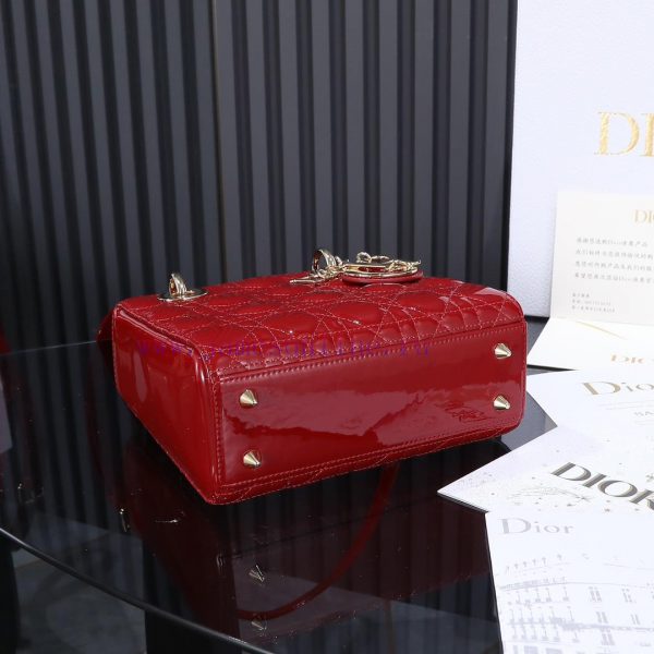 Lady Dior four grid cherry red patent leather, classic Diana handbag embodies Dior's profoun btb3zov7 - Image 10
