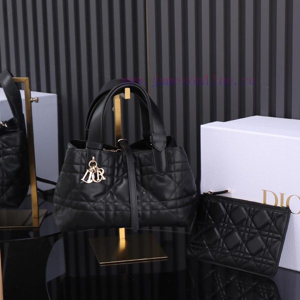 The black small-sized new Toujours handbag, this Dior Toujours handbag, made a wonderful deb kinu58b8