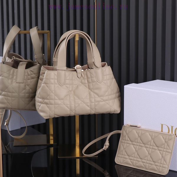 The cream apricot colored new Toujours handbag, a Dior Toujours handbag, made a wonderful de dgosttek - Image 4