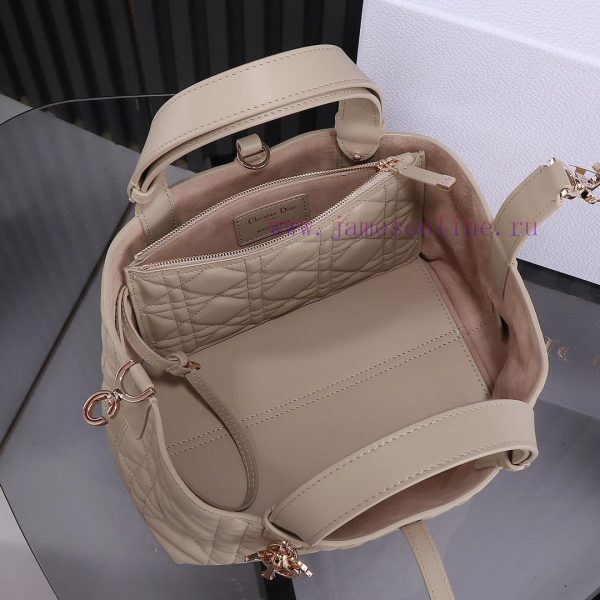 The cream apricot colored new Toujours handbag, a Dior Toujours handbag, made a wonderful de dgosttek - Image 5