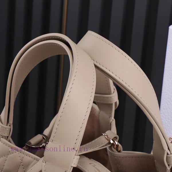 The cream apricot colored new Toujours handbag, a Dior Toujours handbag, made a wonderful de dgosttek - Image 6