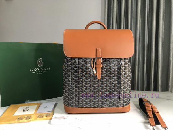 Goyard&ALoro PianainIn French, it means "mountaineer" and is an urban adventurerALoro Piana n3z2cmfv