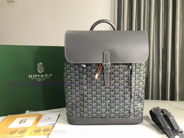 Goyard&ALoro PianainIn French, it means "mountaineer" and is an urban adventurerALoro Pianai 43f6anrt