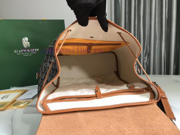 Goyard&ALoro PianainIn French, it means "mountaineer" and is an urban adventurerALoro Piana n3z2cmfv - Image 8