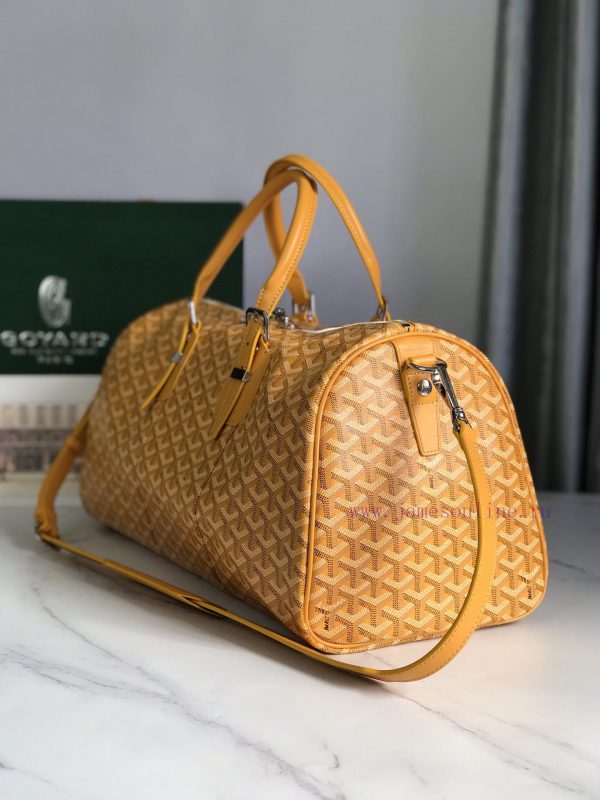 ? The Boston45 travel bag is made of Goyardine cotton linen canvas and Servon calf leather, ugnxj88i - Image 3