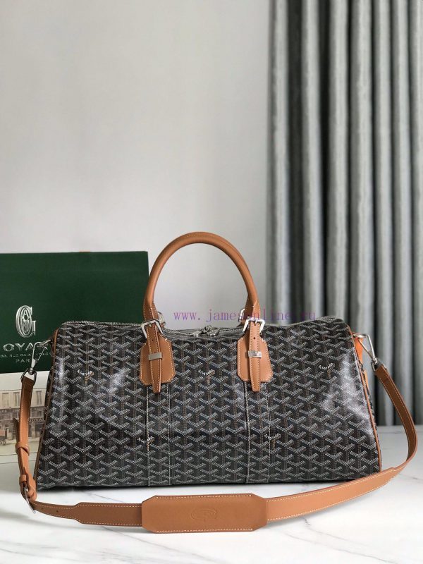 ? The Boston45 travel bag is made of Goyardine cotton linen canvas and Servon calf leather, mpf1p3jt
