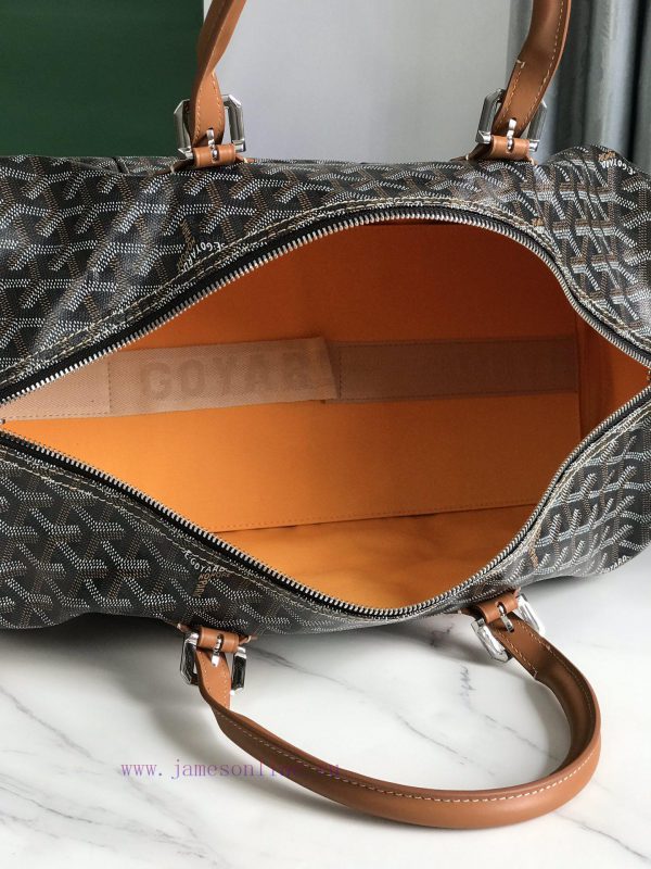 ? The Boston45 travel bag is made of Goyardine cotton linen canvas and Servon calf leather, mpf1p3jt - Image 10
