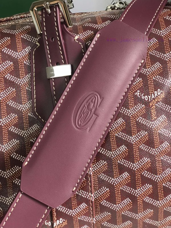 ? The Boston45 travel bag is made of Goyardine cotton linen canvas and Servon calf leather, q84mxi8x - Image 5