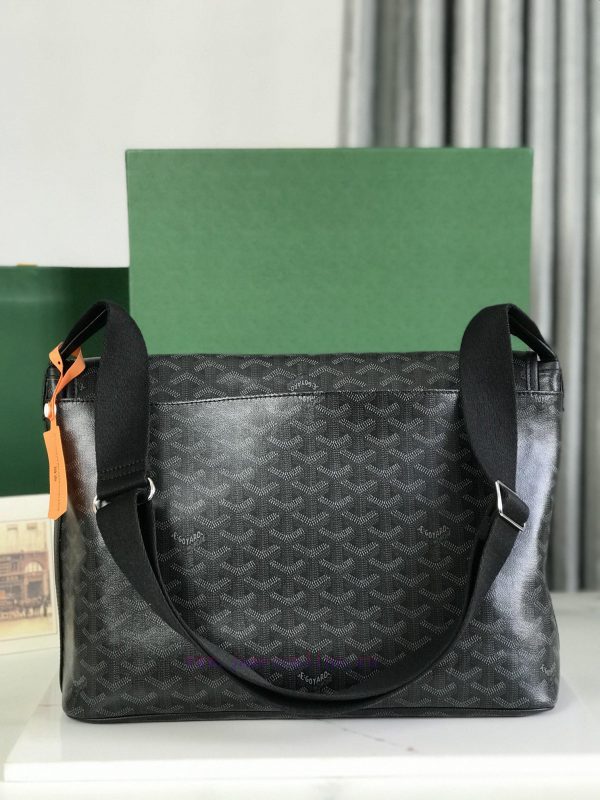Goyard's new Citadin mailman bag in dark blackThe CAPETIEN mailman bag can accommodate A4 si fsgioqc0 - Image 3