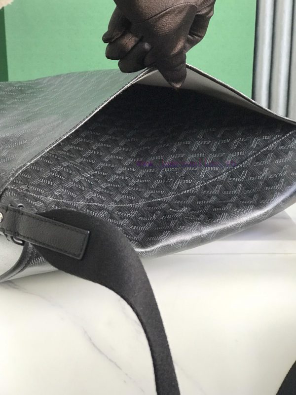 Goyard's new Citadin mailman bag in dark blackThe CAPETIEN mailman bag can accommodate A4 si fsgioqc0 - Image 8