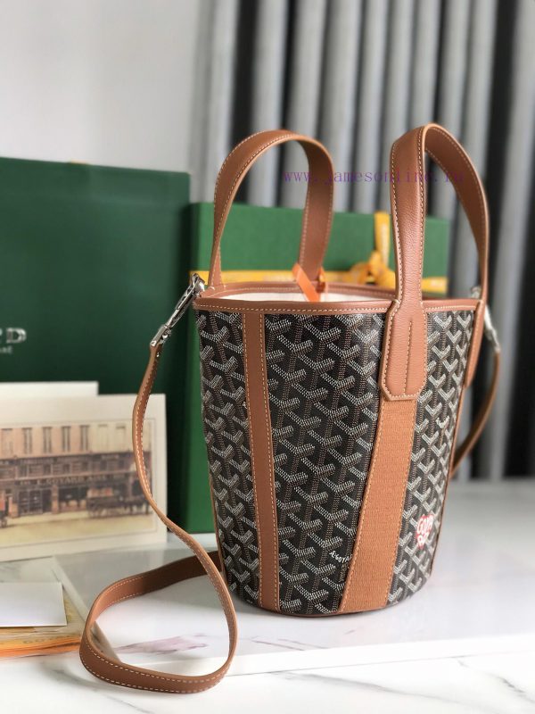 BELHARRA small bag is the perfect companion for vacationing under the sun. Its iconic bucket vd6y94ic - Image 3
