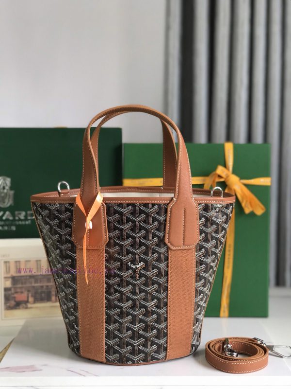 BELHARRA small bag is the perfect companion for vacationing under the sun. Its iconic bucket vd6y94ic - Image 5