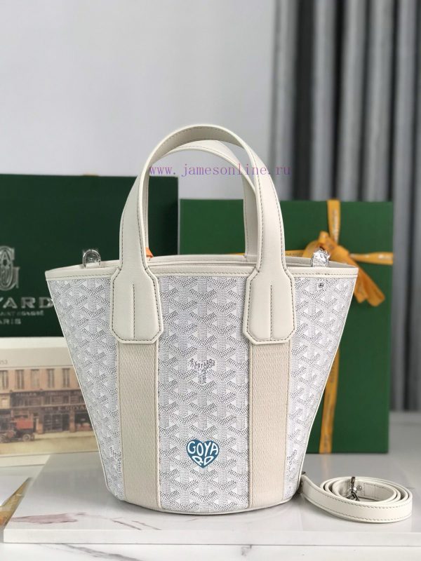 BELHARRA small bag is the perfect companion for vacationing under the sun. Its iconic bucket tg88zu4e
