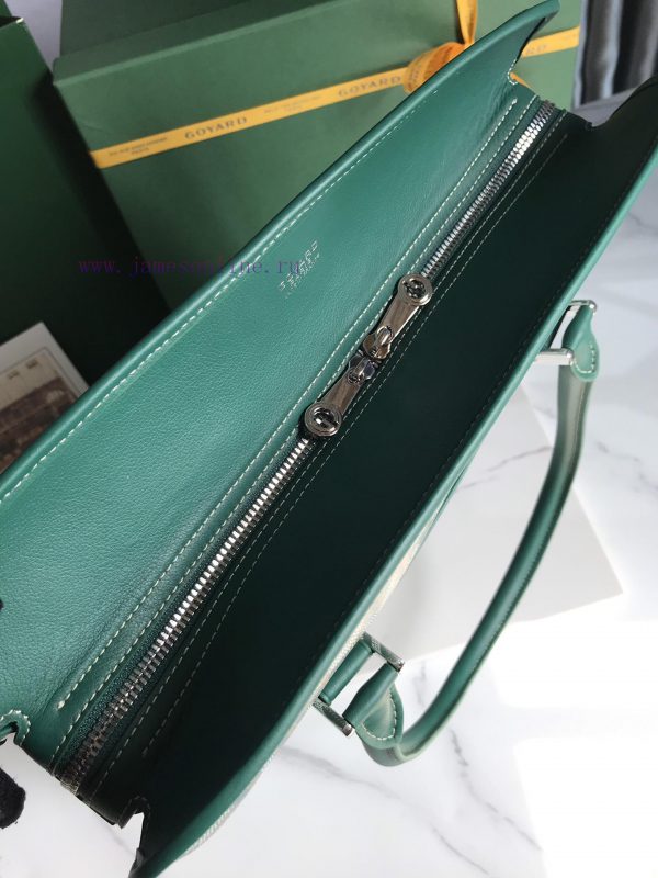 Upgraded gift box Bourgogne vertical briefcase reintroduces the classic works of the 1960s. p7jgz0sc - Image 8