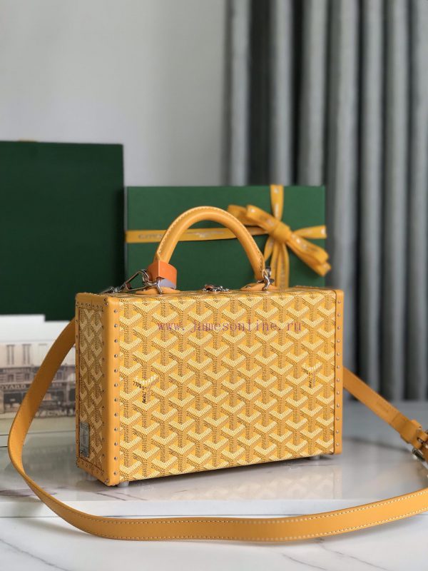 The Grand H ô tel luggage | | | is a pocket sized version of the luggage series, serving as 7n3vg61e