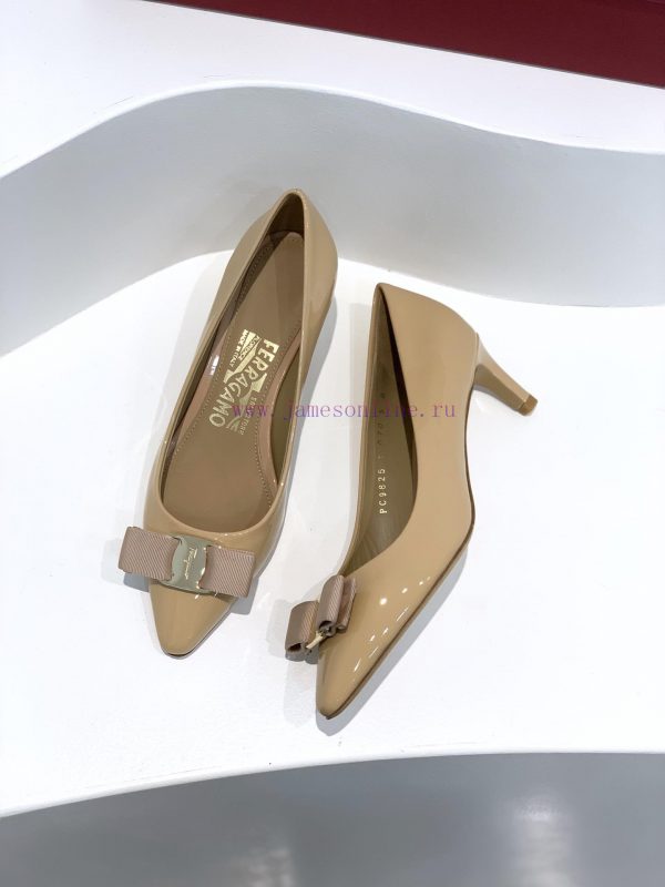 Top tierSF salvatore Ferraga * o Fei * Mubu buckle pointed shallow mouth patent leather singi89ks3jk - Image 4