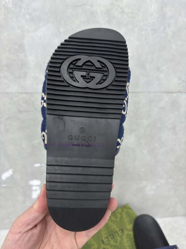 P unisex GG slippersThis slipper is made of GG polyester fiber and features a Gucci label ono6p55a5s - Image 10