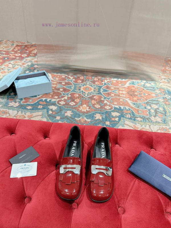 ️  PRADA makes a hot debut with top-notch photos, original remastered version, super regular4bcfnk7n