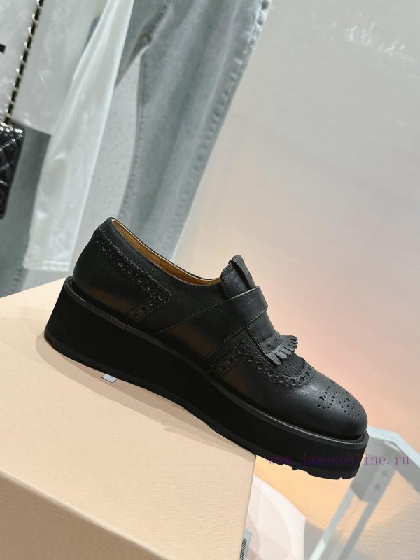?????? Miu Miu's new thick soled Block leather shoesSelected imported polished cowhide materya2293de